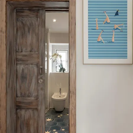 Le Grand Bleu Apartment *